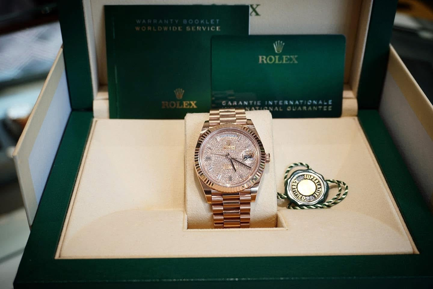 Đồng Hồ Rolex Day-Date 228235-0036 Rose Gold Size 40mm