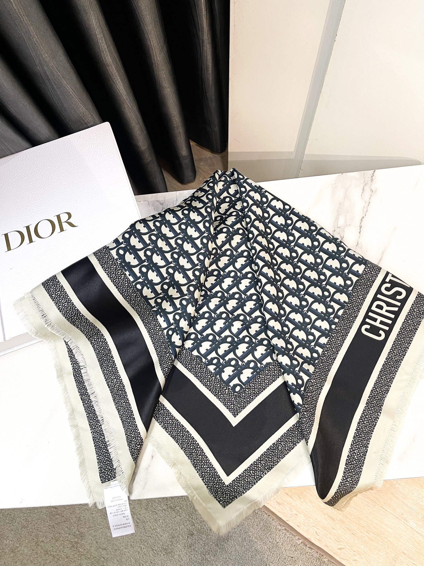 Khăn Lụa Dior Khổ 70x70