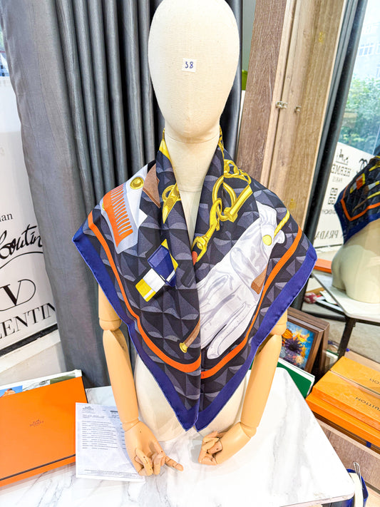 Khăn Lụa Hermes New Khổ 90x90 HN38 4/11