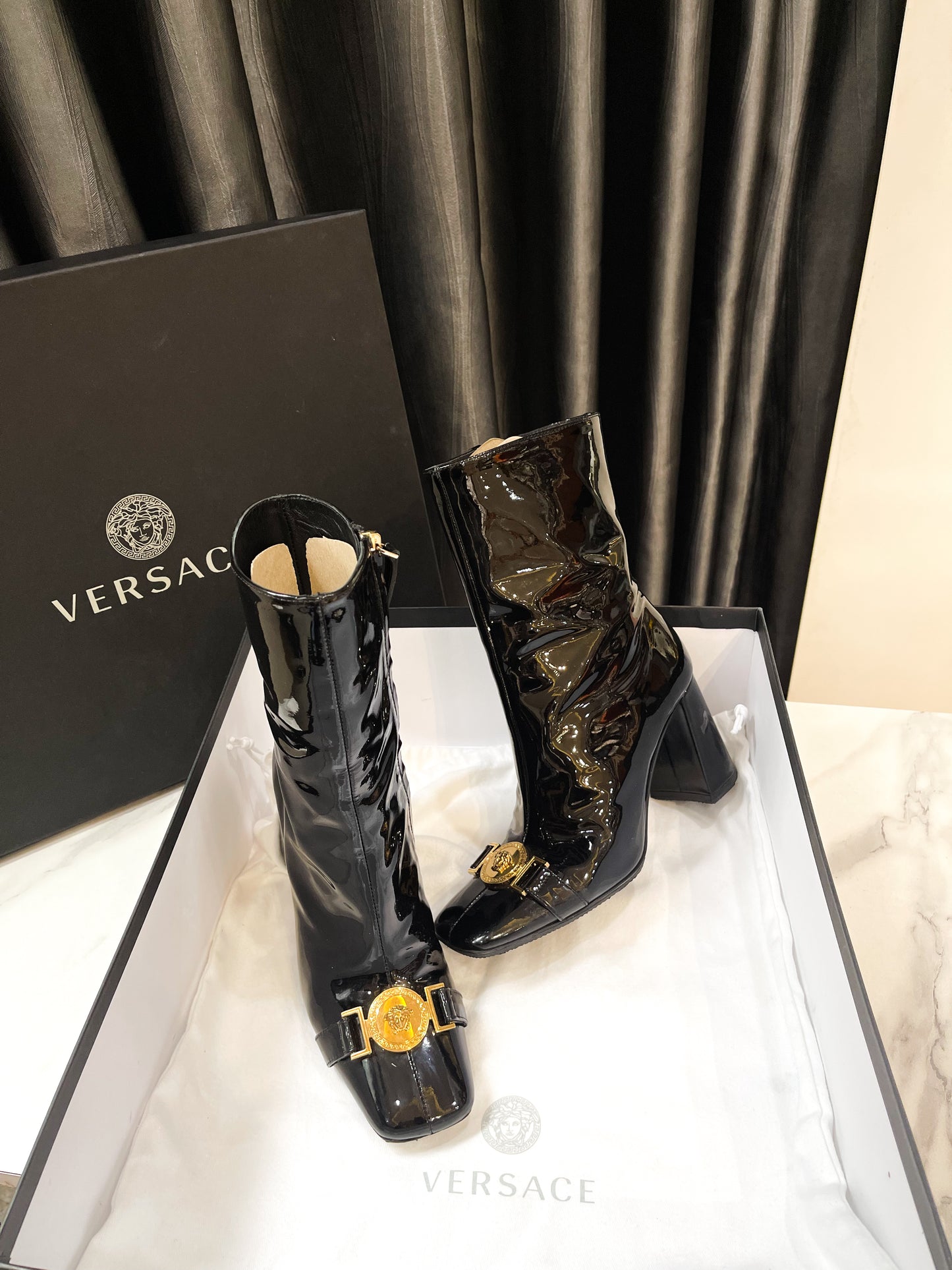 Boot Versace Used