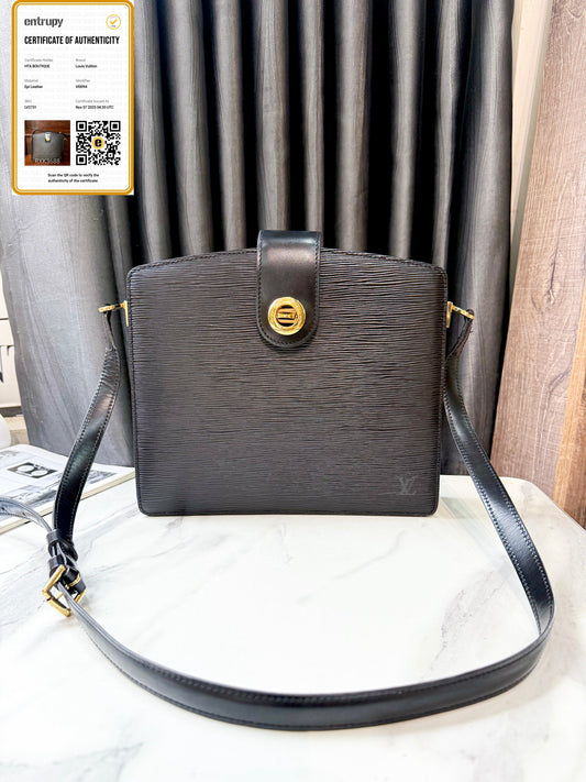 A A Túi Chéo LV Epi Đen