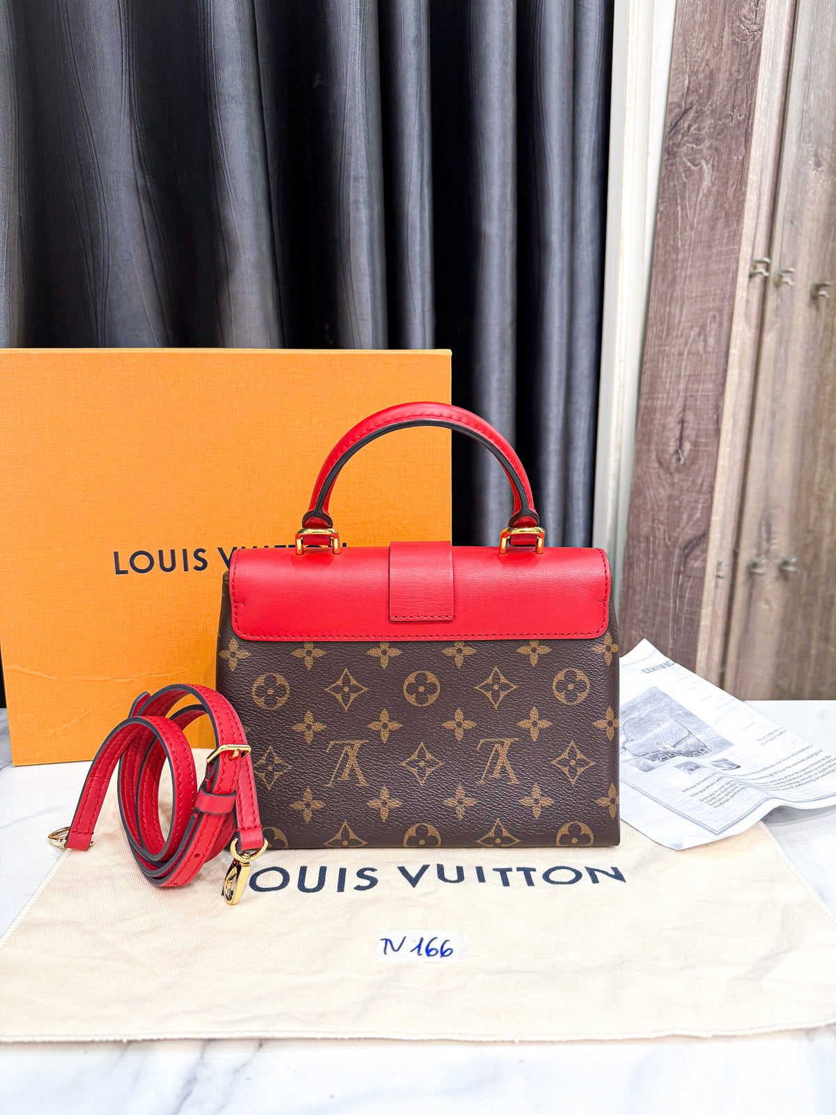 A A A LV Locky BB Đỏ TV166