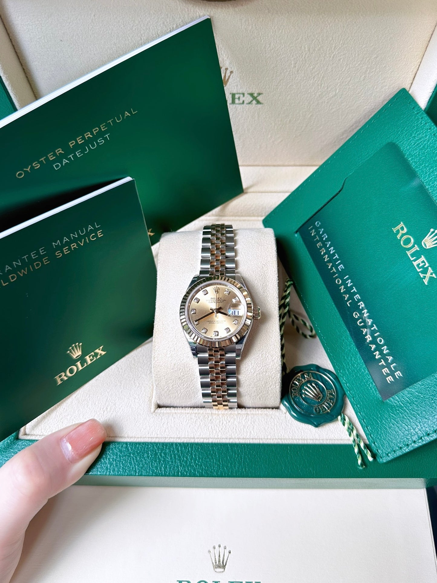 Đồng Hồ Rolex Datejust 279173 size 28mm Yellow Gold Dial Champange