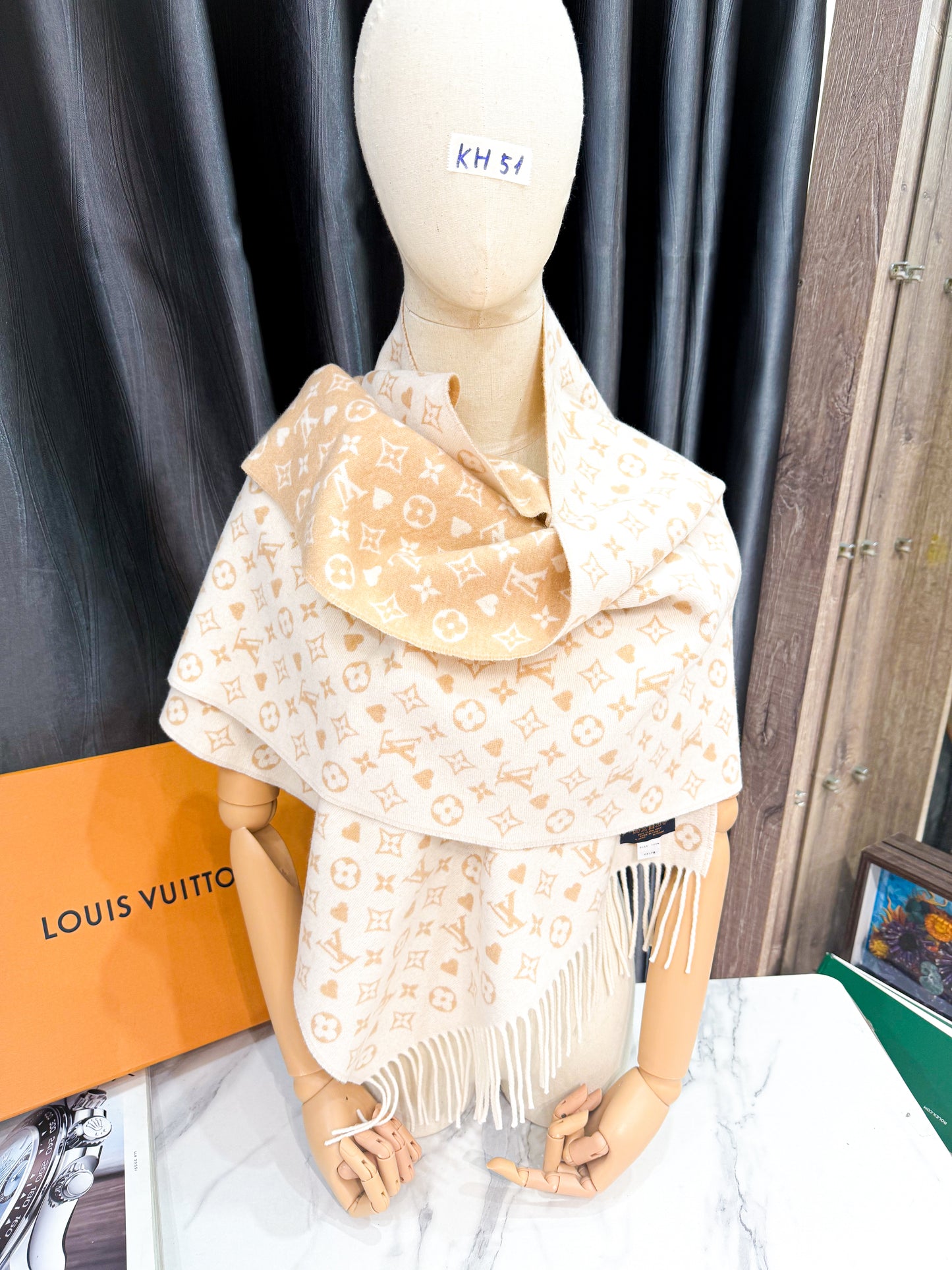 Khăn LV Cashmere Game One Begie KH51 21/11