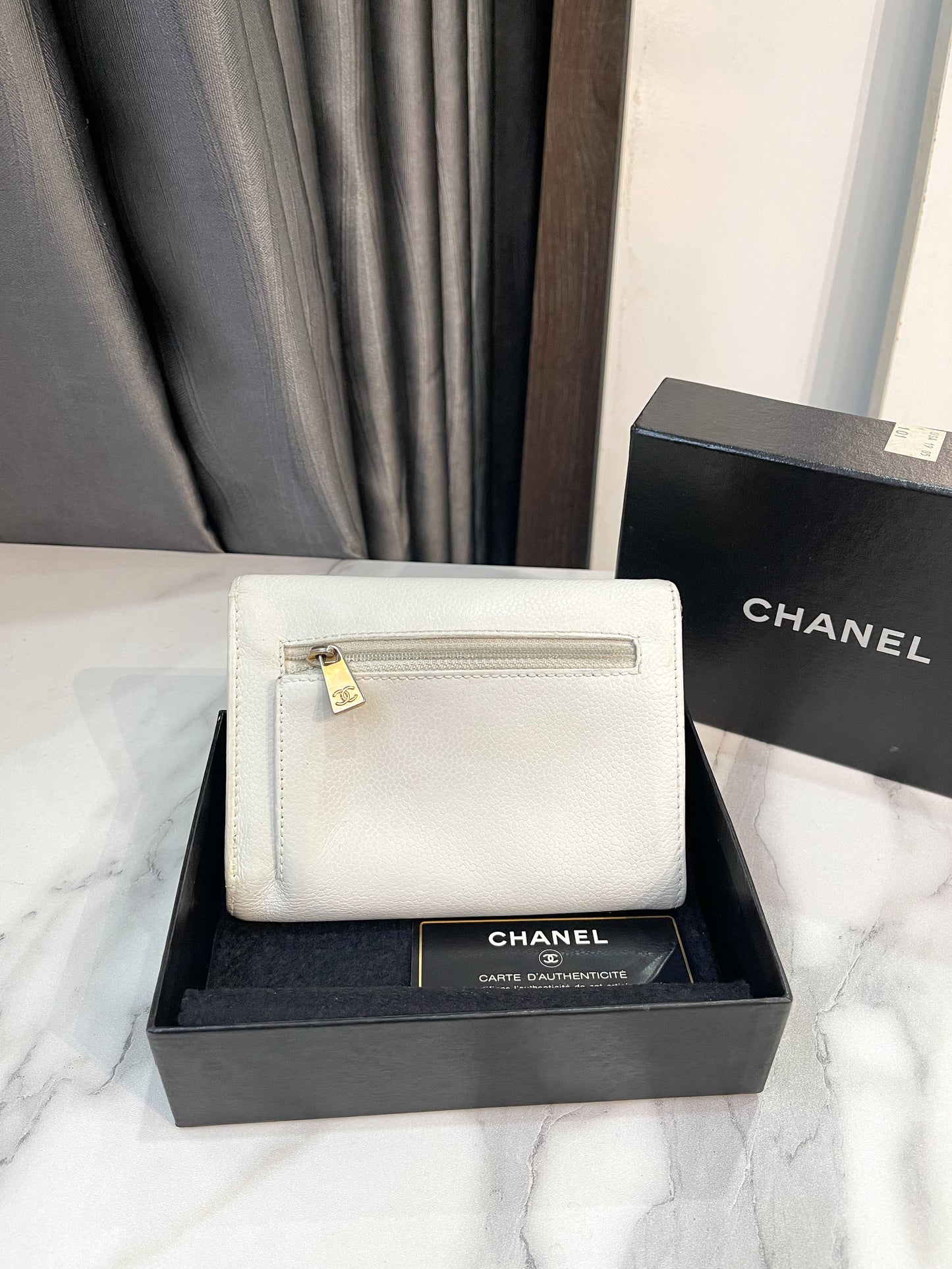 Ví Gấp Chanel Trắng