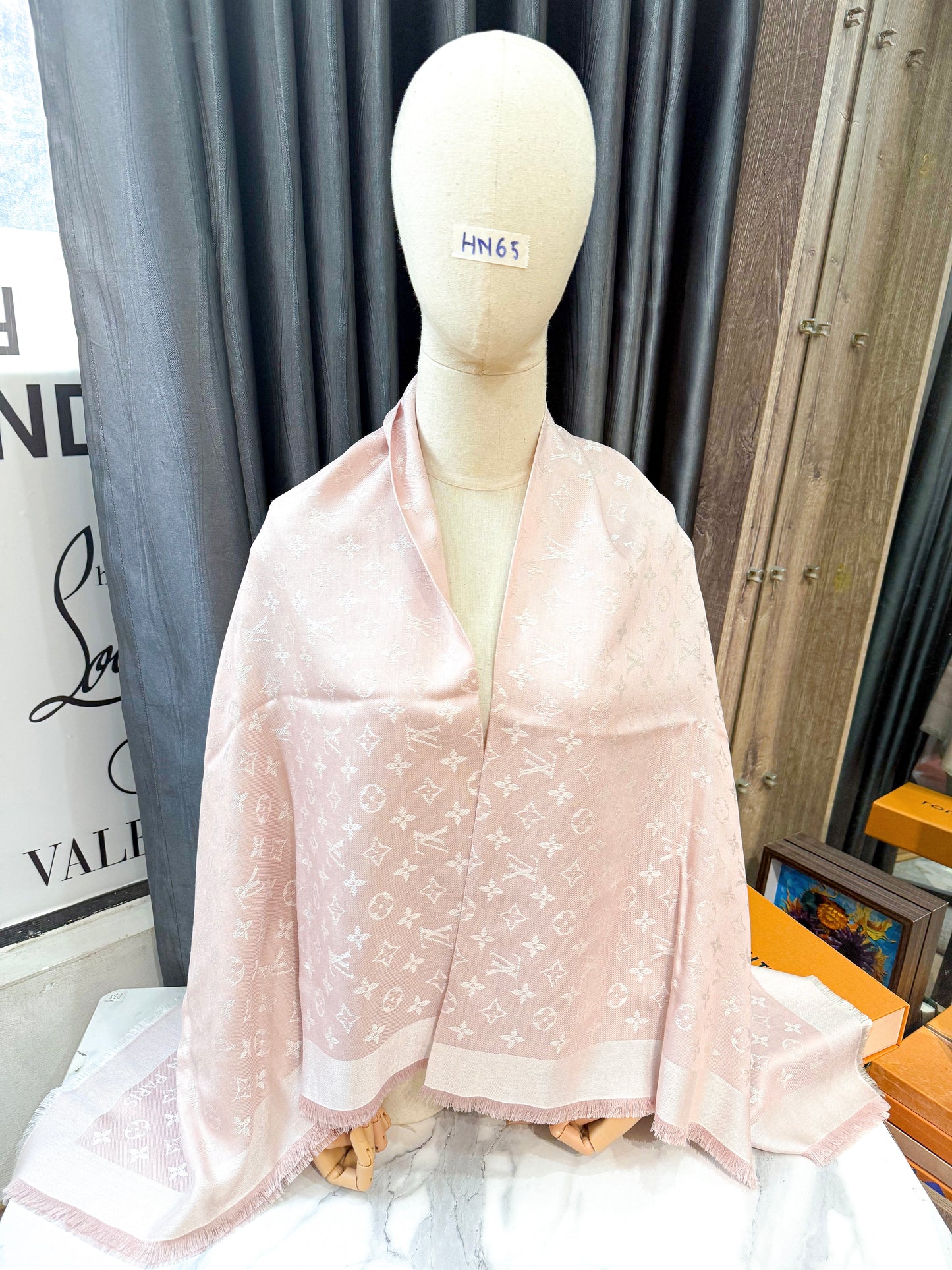 Khăn LV Hồng KH65 1/12