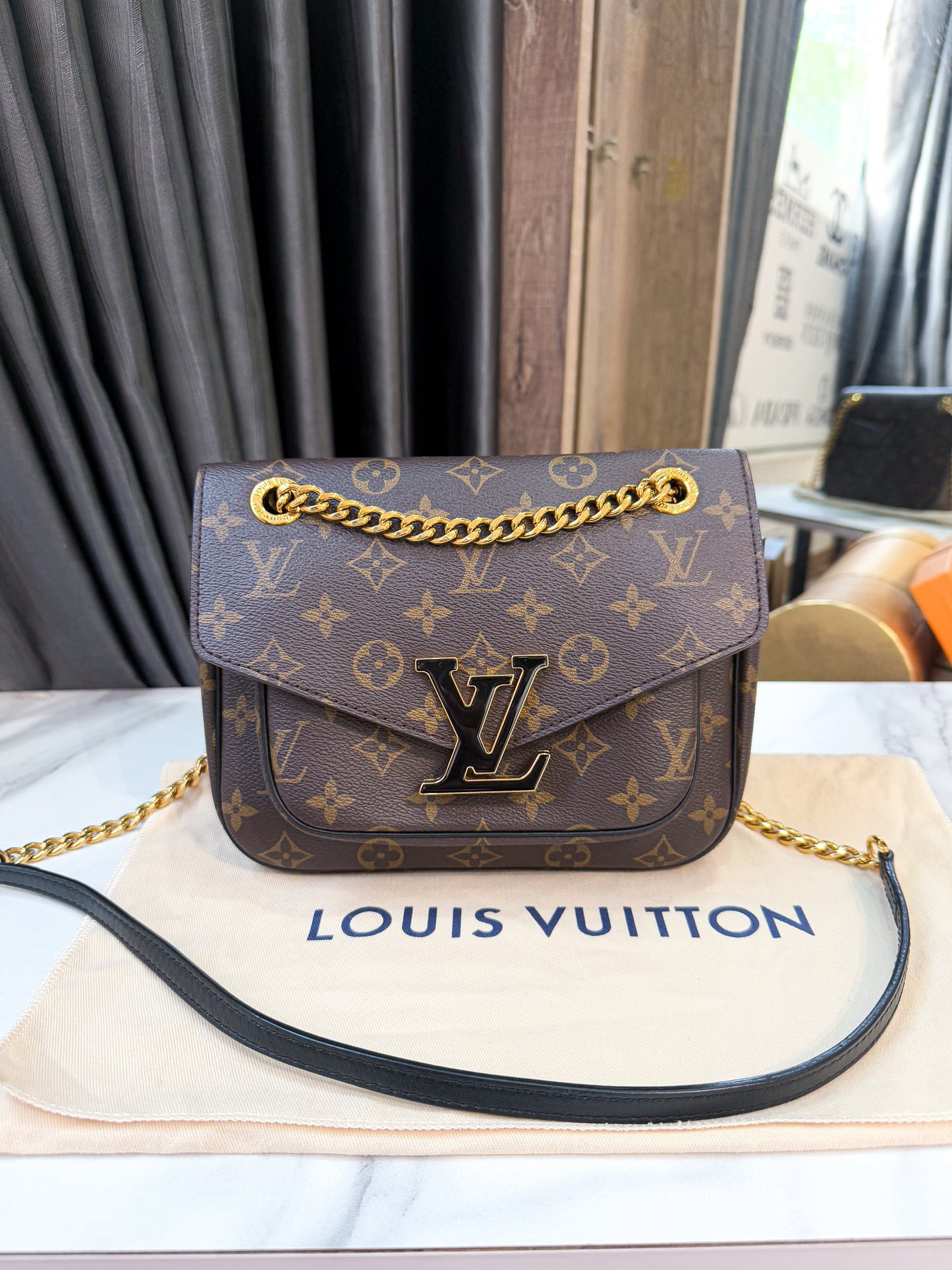 A LV Passy Chain Shoulder Bag