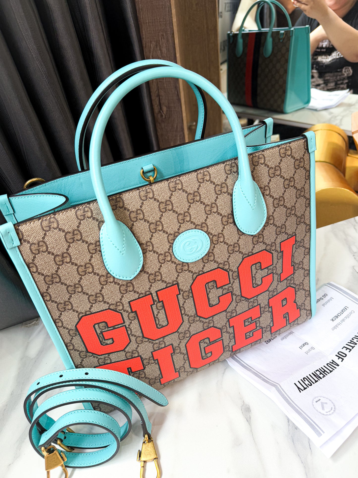 A Tote Gucci Viền Xanh