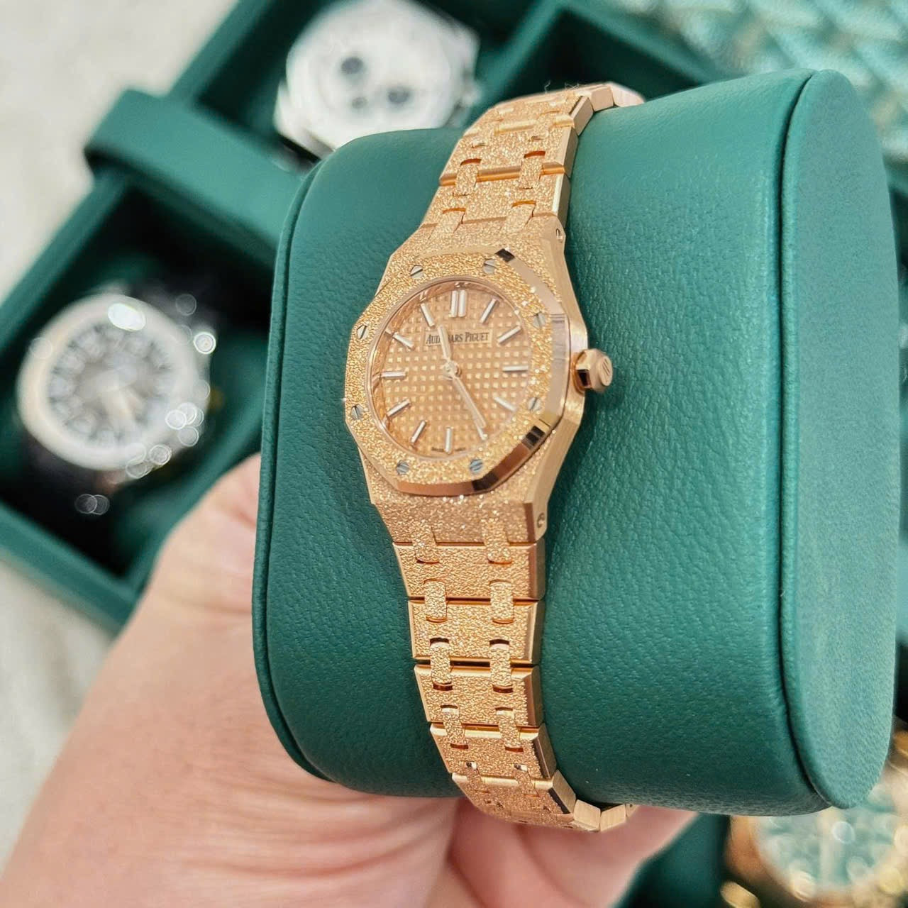 Đồng Hồ Audemars Piguet Royal Oak 67630OR Rose Gold size 23mm