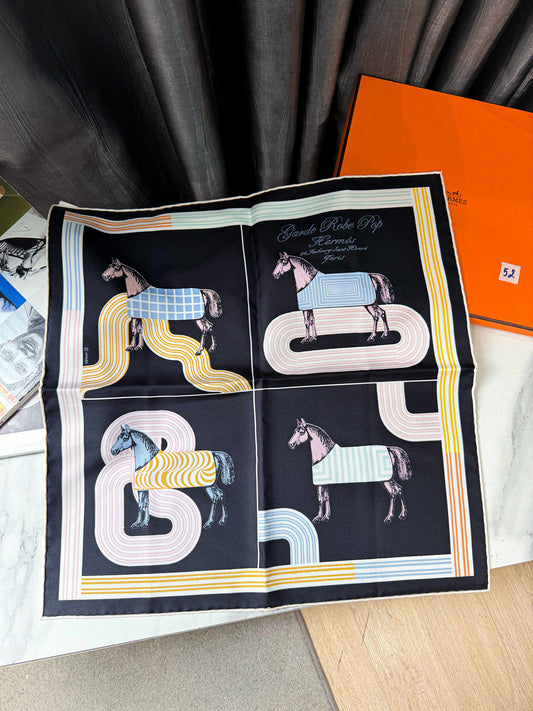 Khăn Lụa Hermes Khổ 40x42 HN52 5/11