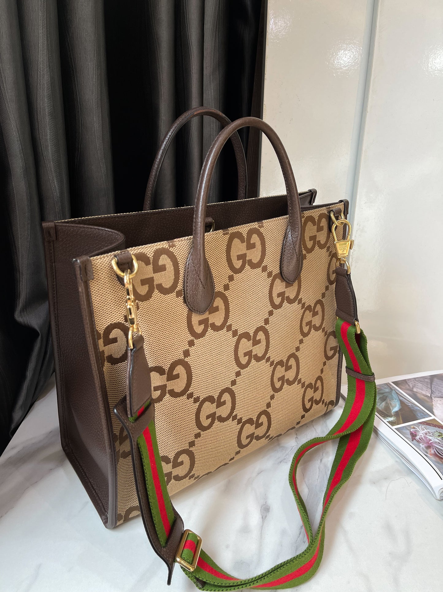 A Gucci Tote Jumbo