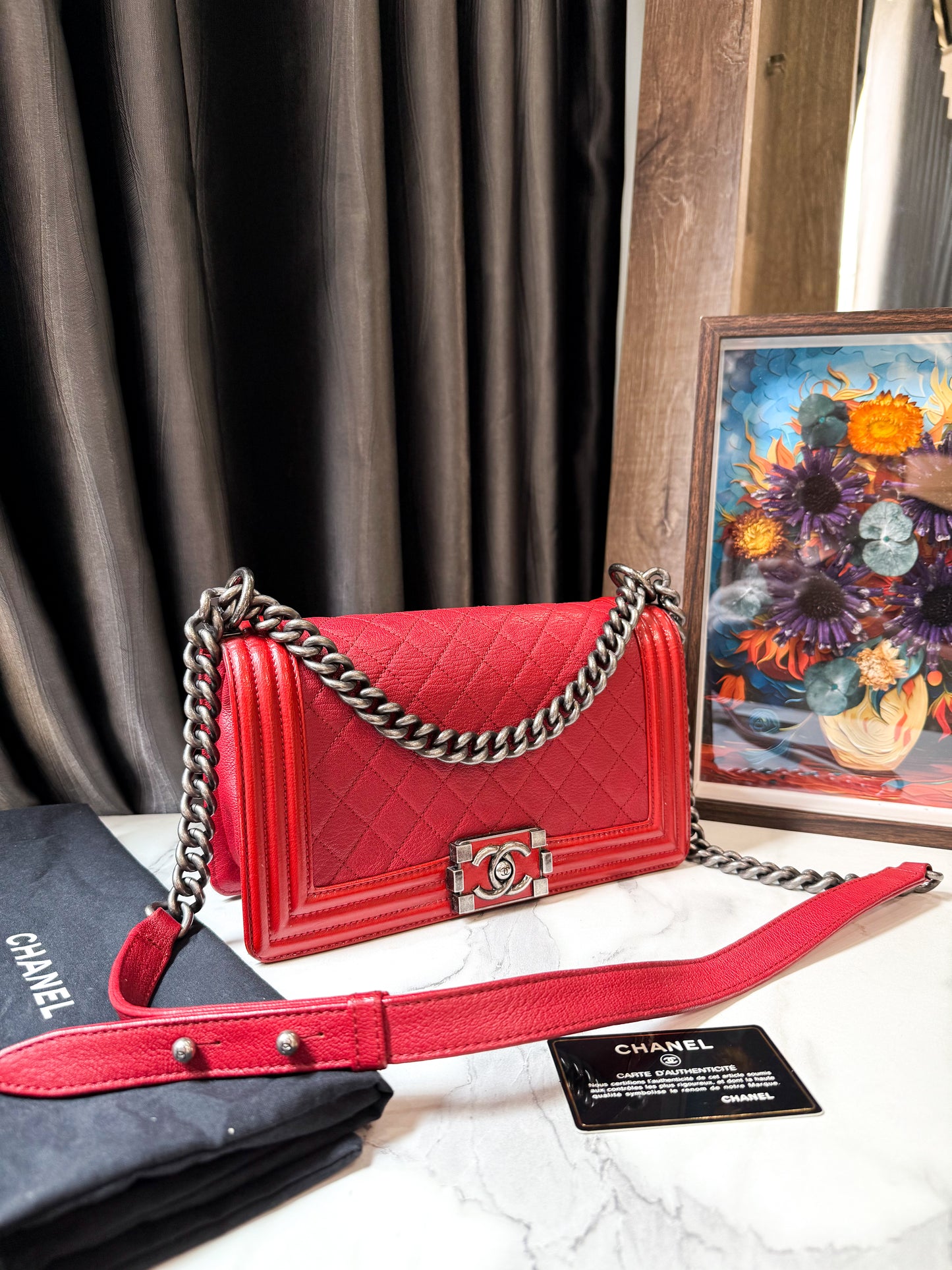 A A Chanel Boy Size M Đỏ Caviar
