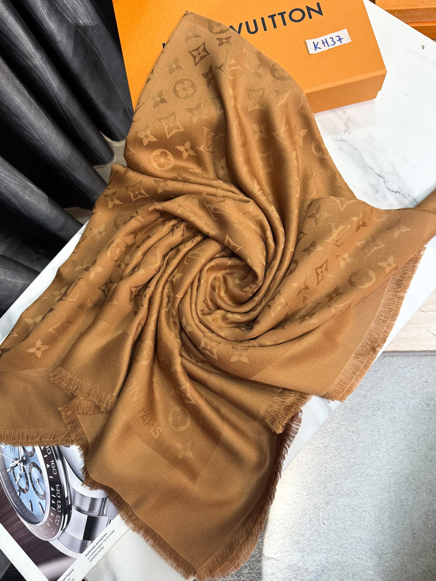 Khăn LV Nâu KH37 13/11