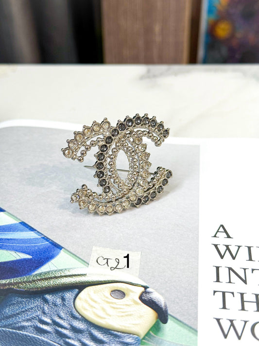Cài Áo Chanel CT21
