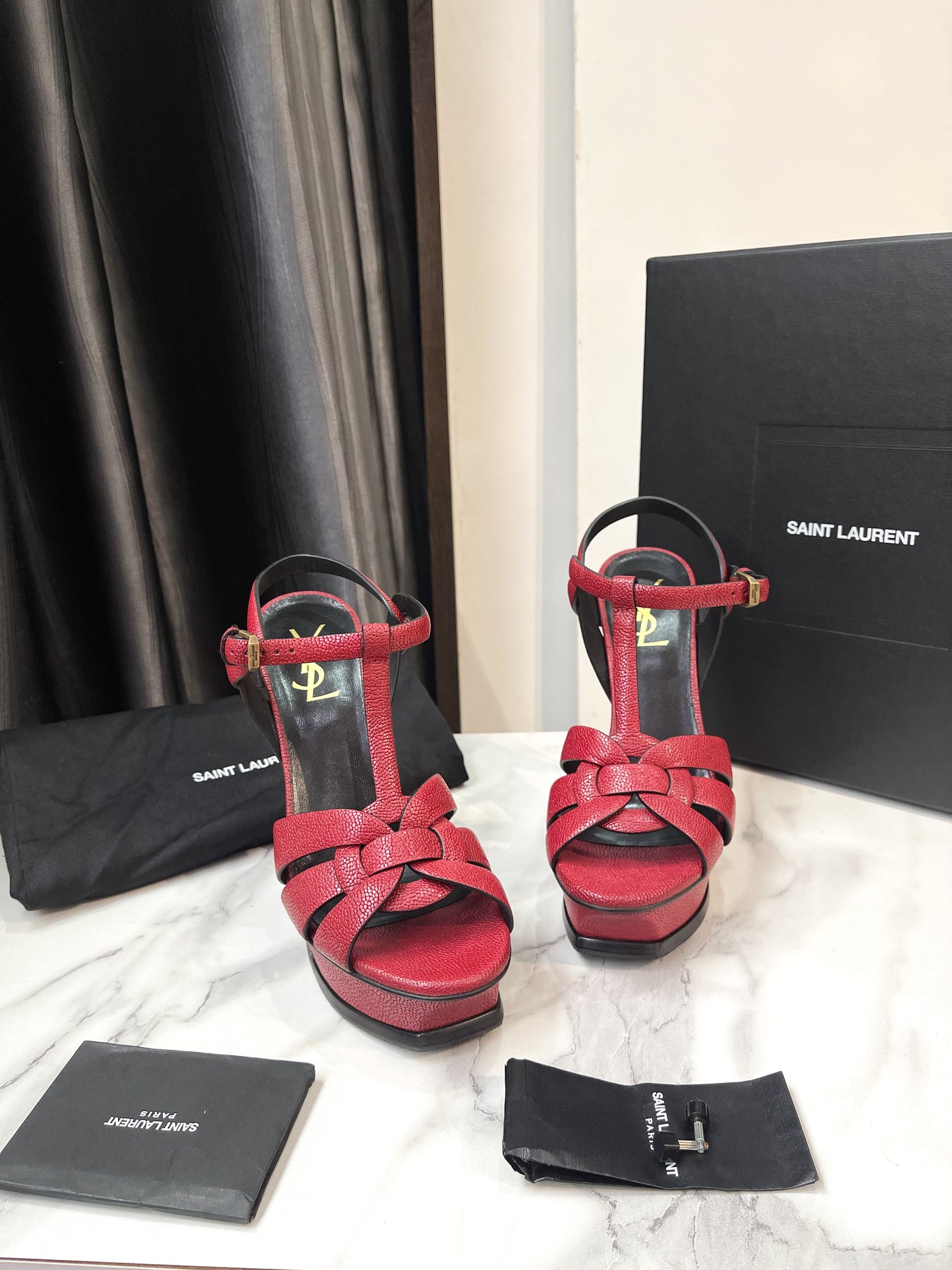 Sandal YSL Đỏ Size 37.5