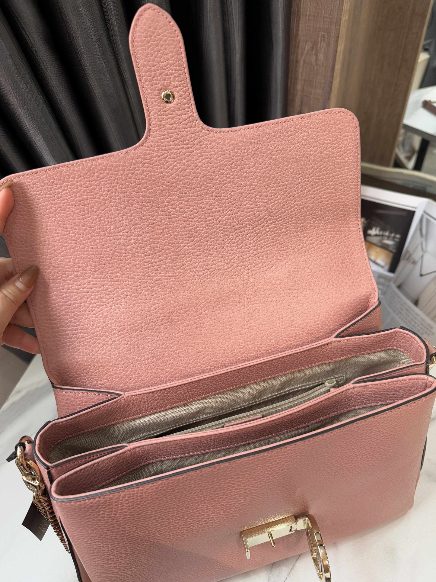 A Gucci Interlocking Hồng Size 34