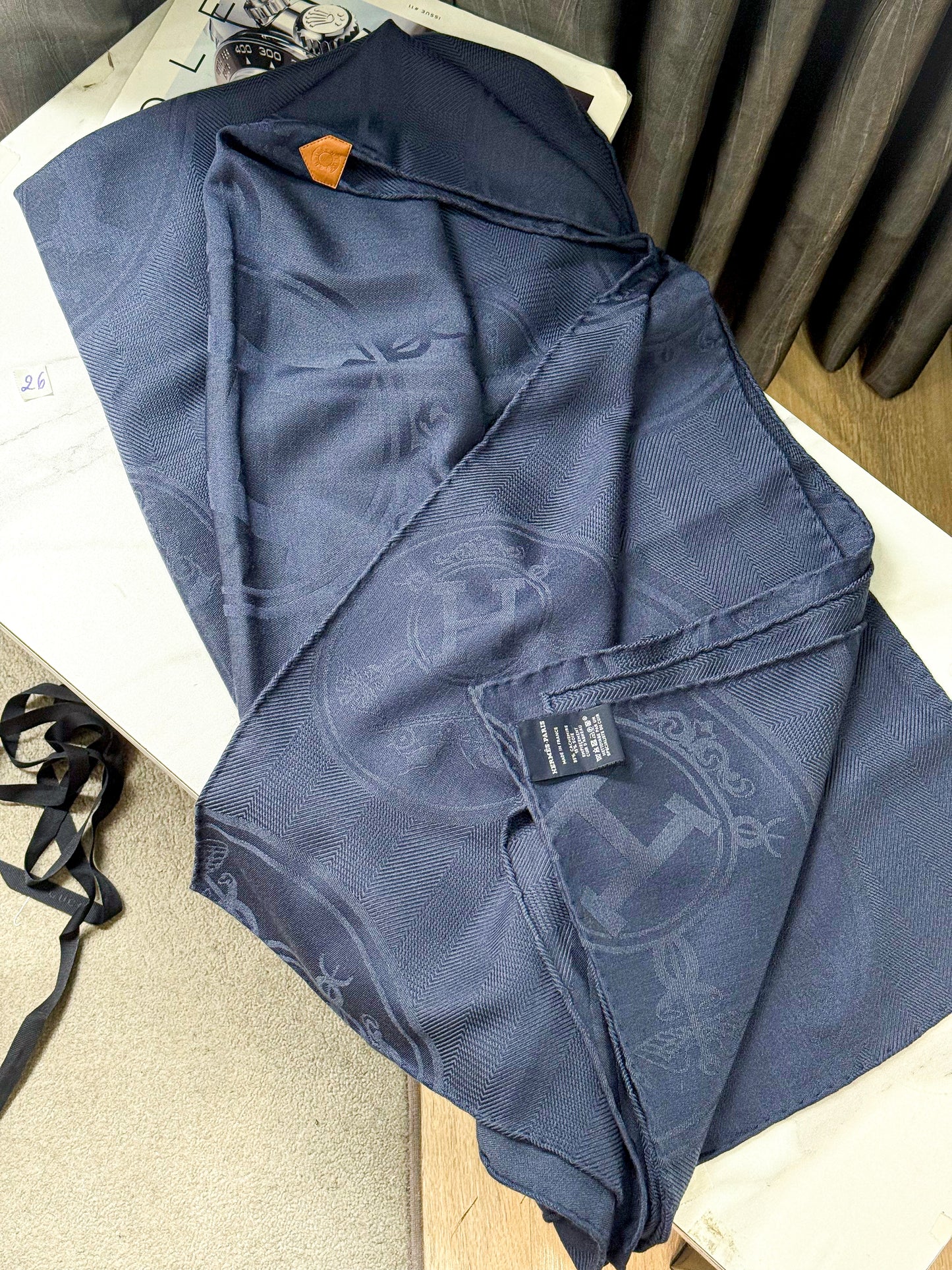 Khăn Hermes Trưng Bày 4/11