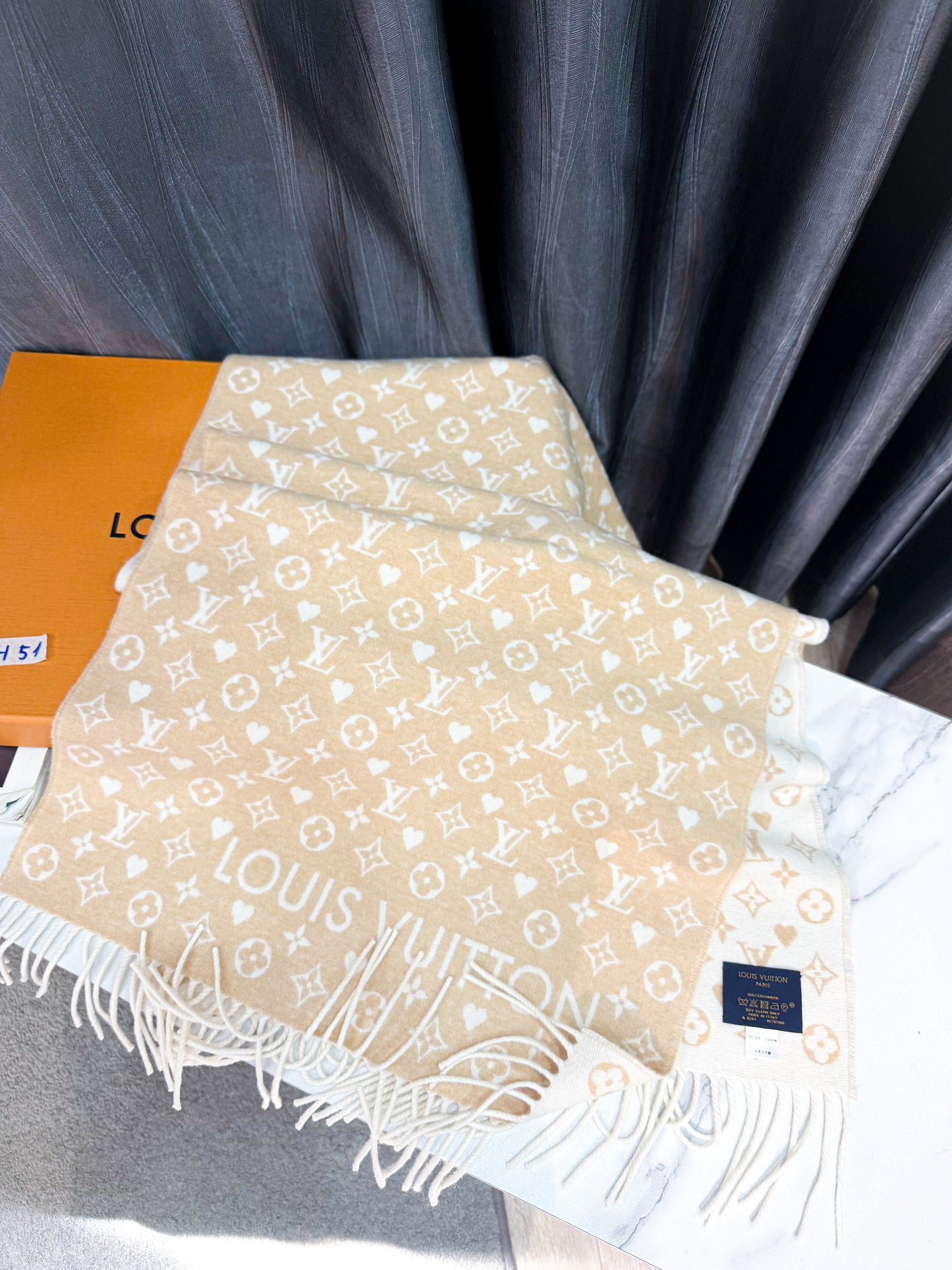 Khăn LV Cashmere Game One Begie KH51 21/11