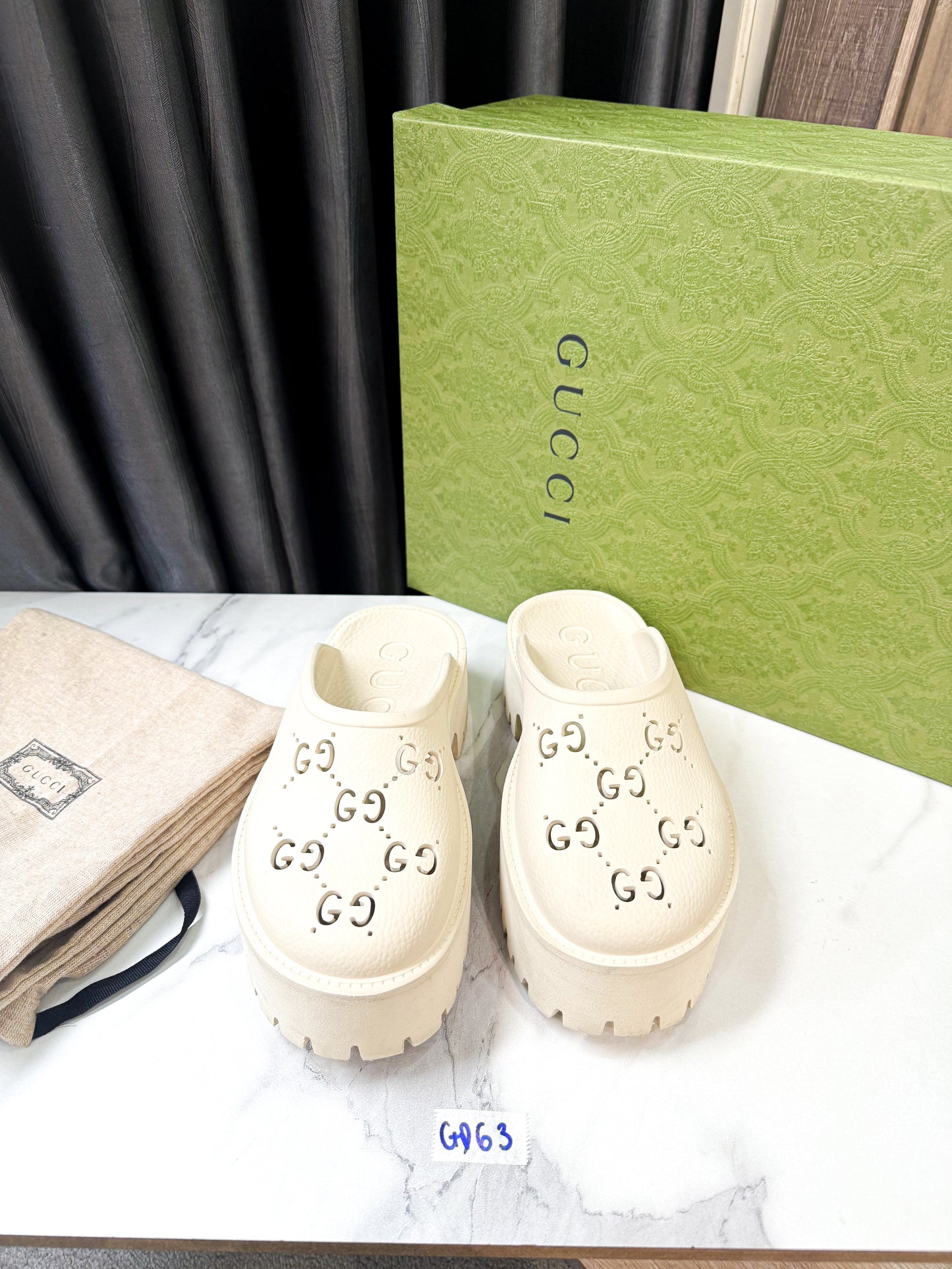 Dép Gucci Trắng Hot Size 37 GD63