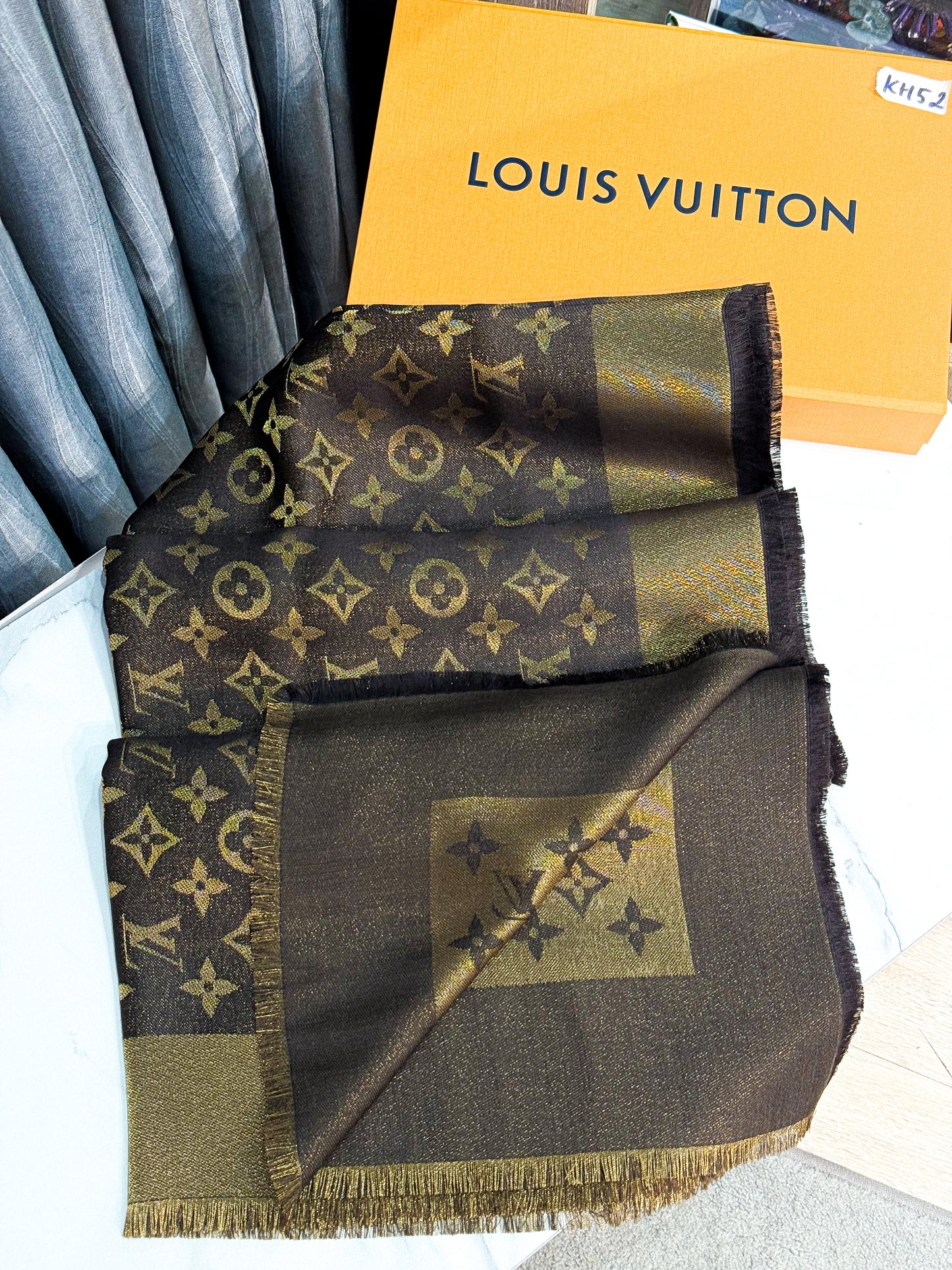 Khăn LV Ánh Kim Nâu KH52 22/11