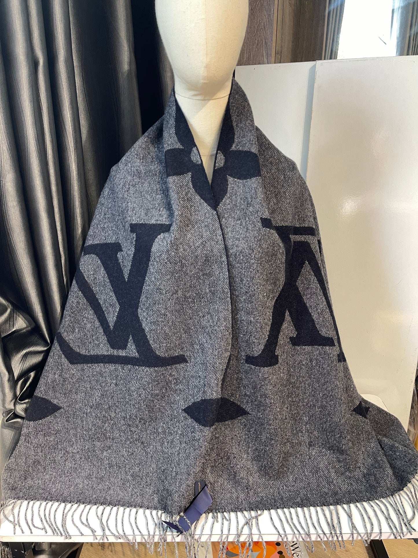 Khăn Choàng LV Cashmere