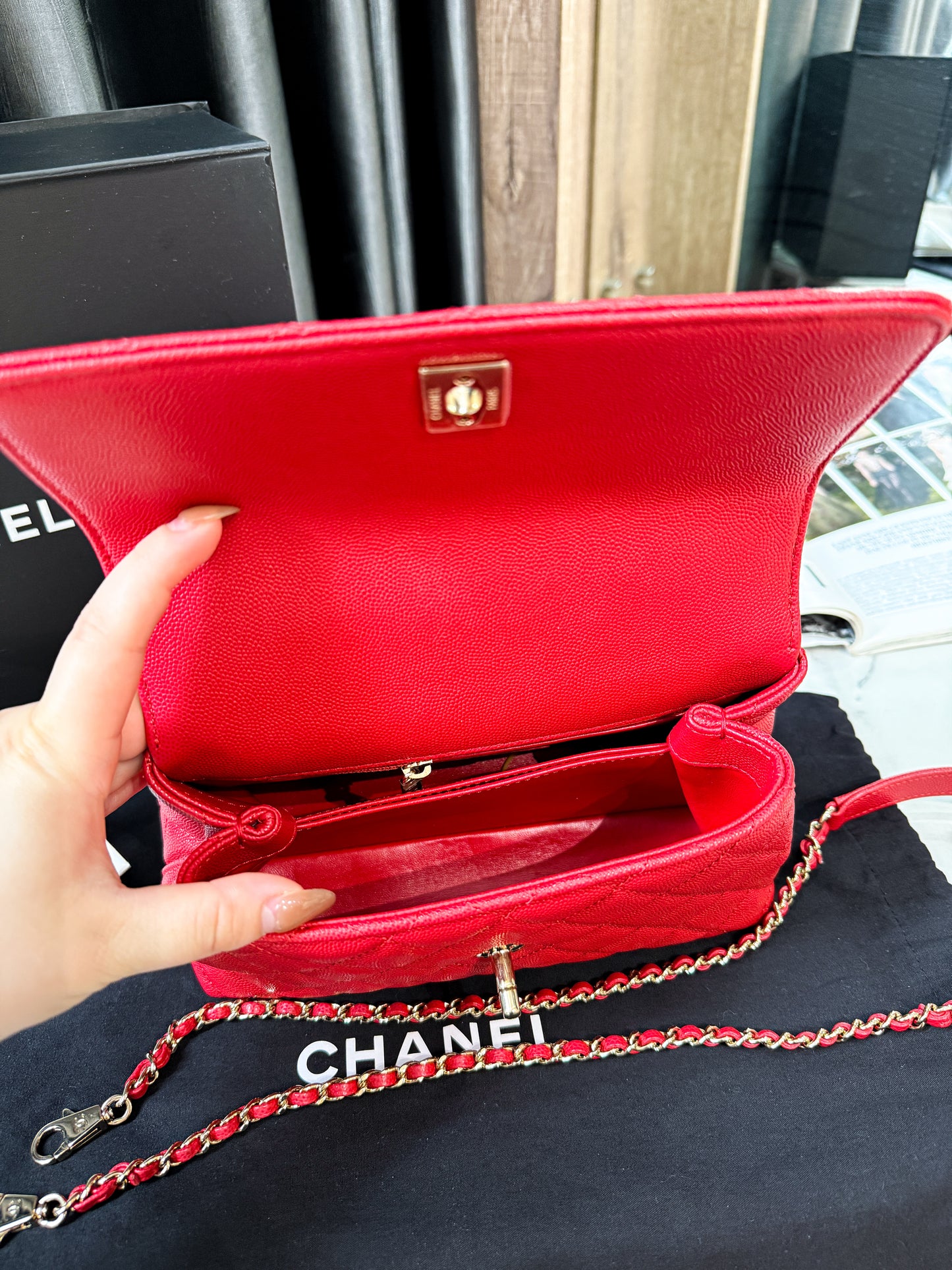 A A Chanel Coco 9.5 Caviar