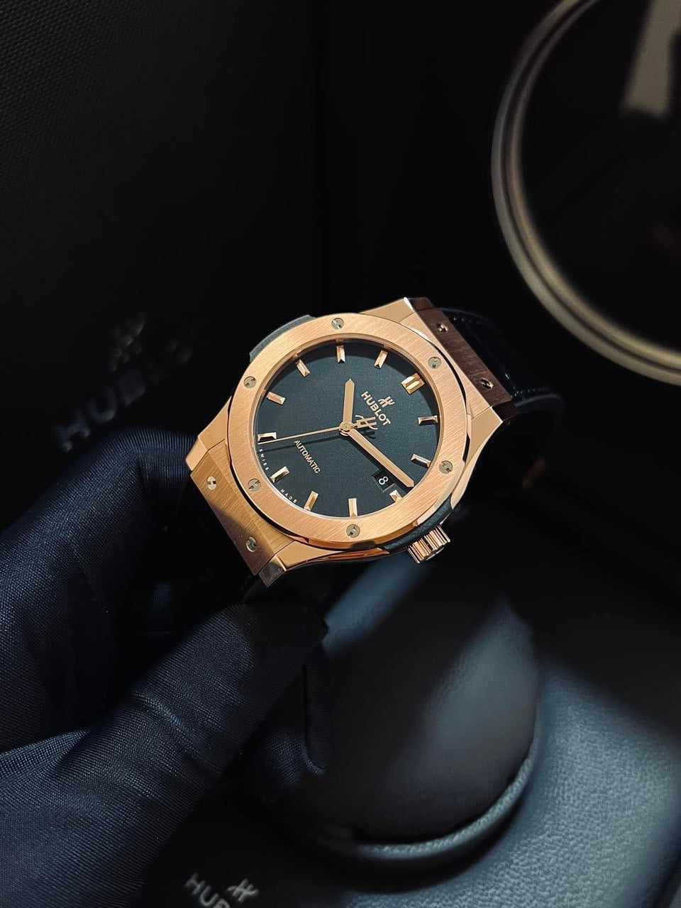 Đồng Hồ Hublot Classic Fusion King Gold 42mm Black