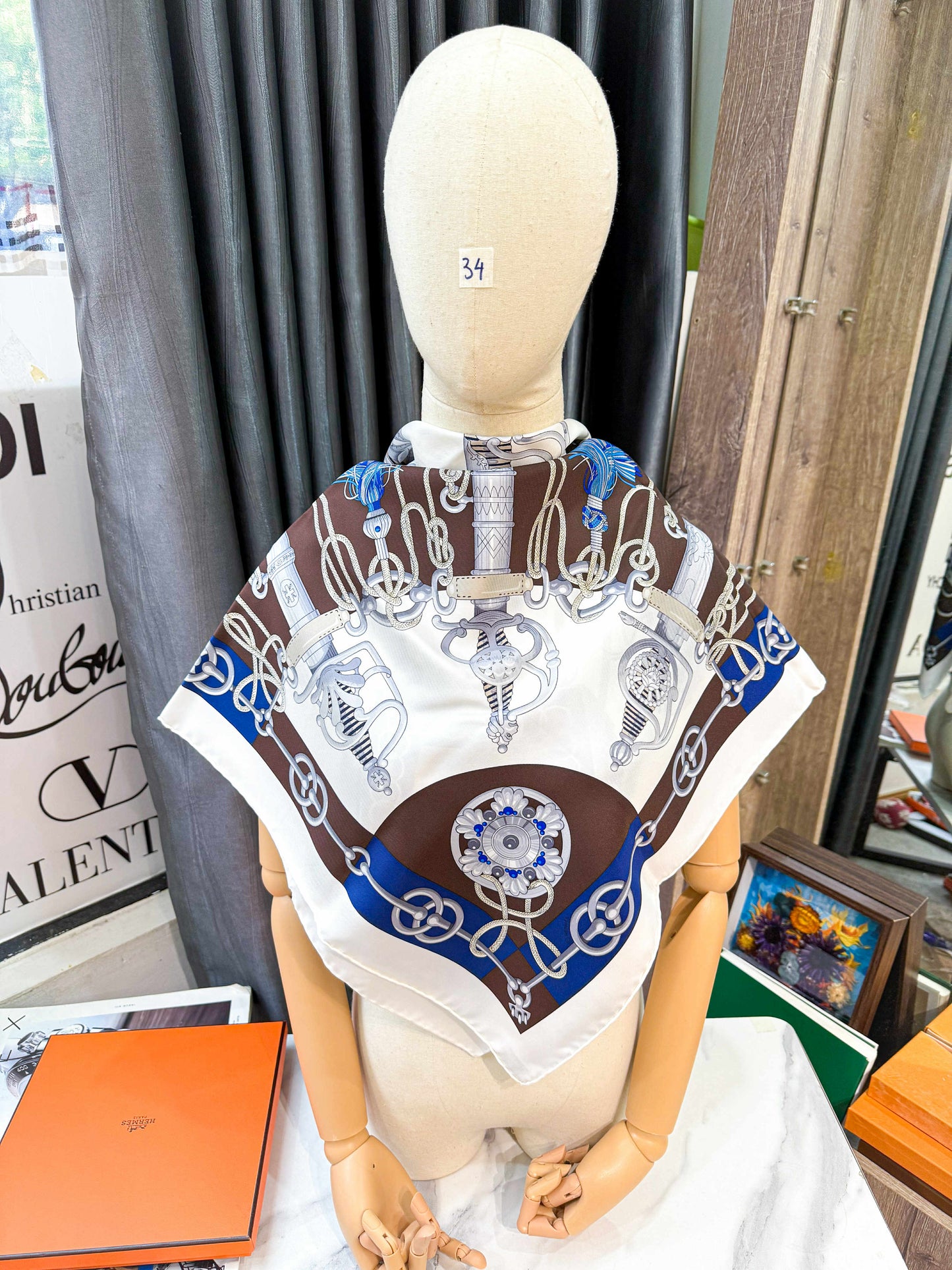 Khăn Lụa Hermes New Khổ 90x90 HN34 4/11