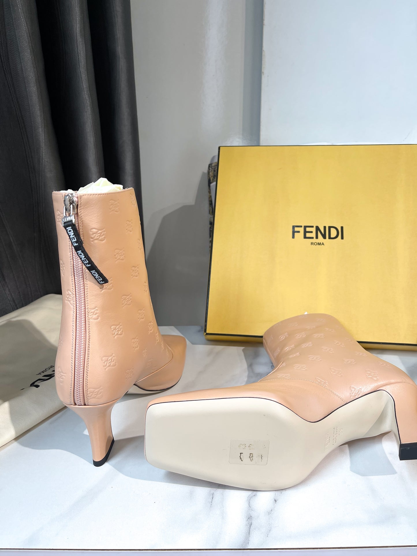 Boot Fendi Size 39 New