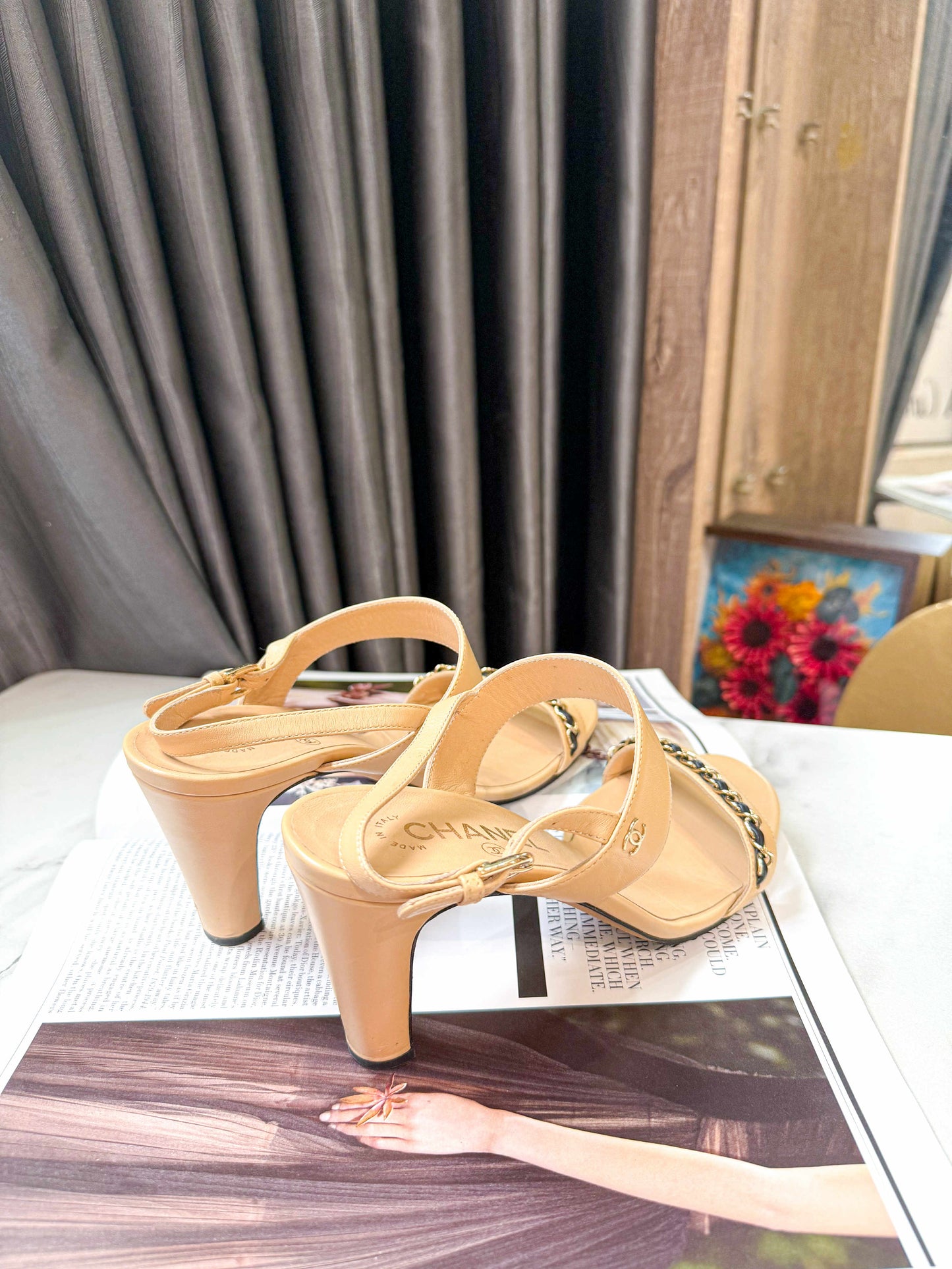 Sandal Chanel Size 38c Used
