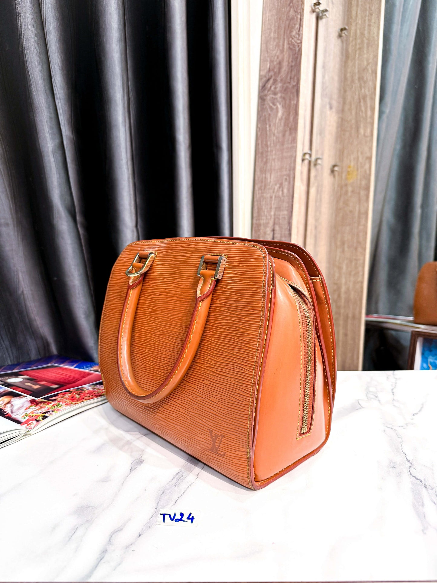 A A Handbag LV Epi Nâu TV24