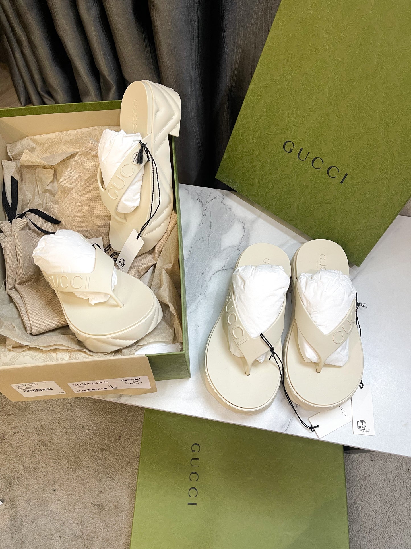 Xỏ Ngón Gucci Trắng