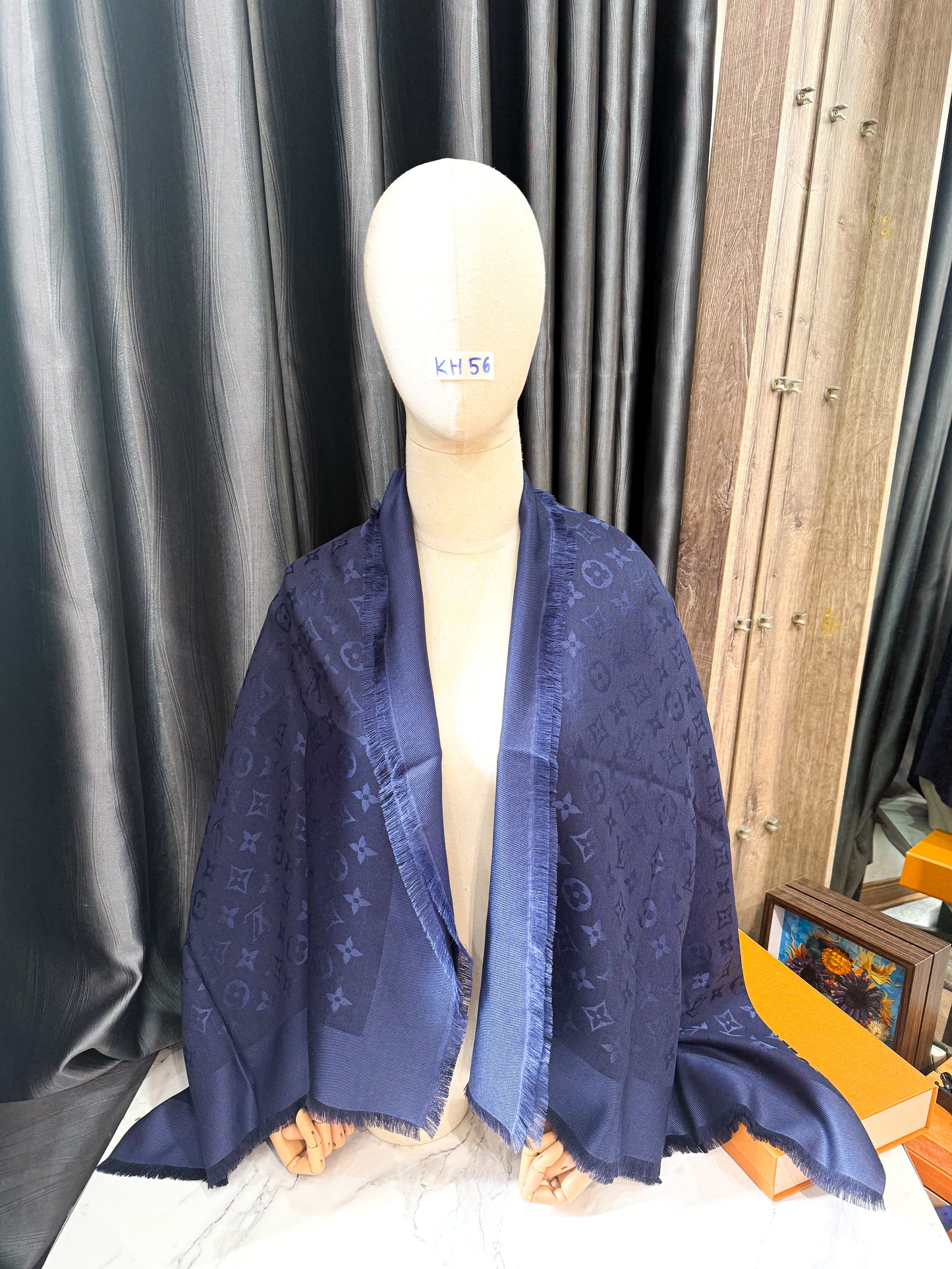 Khăn LV Xanh Than KH56 28/11