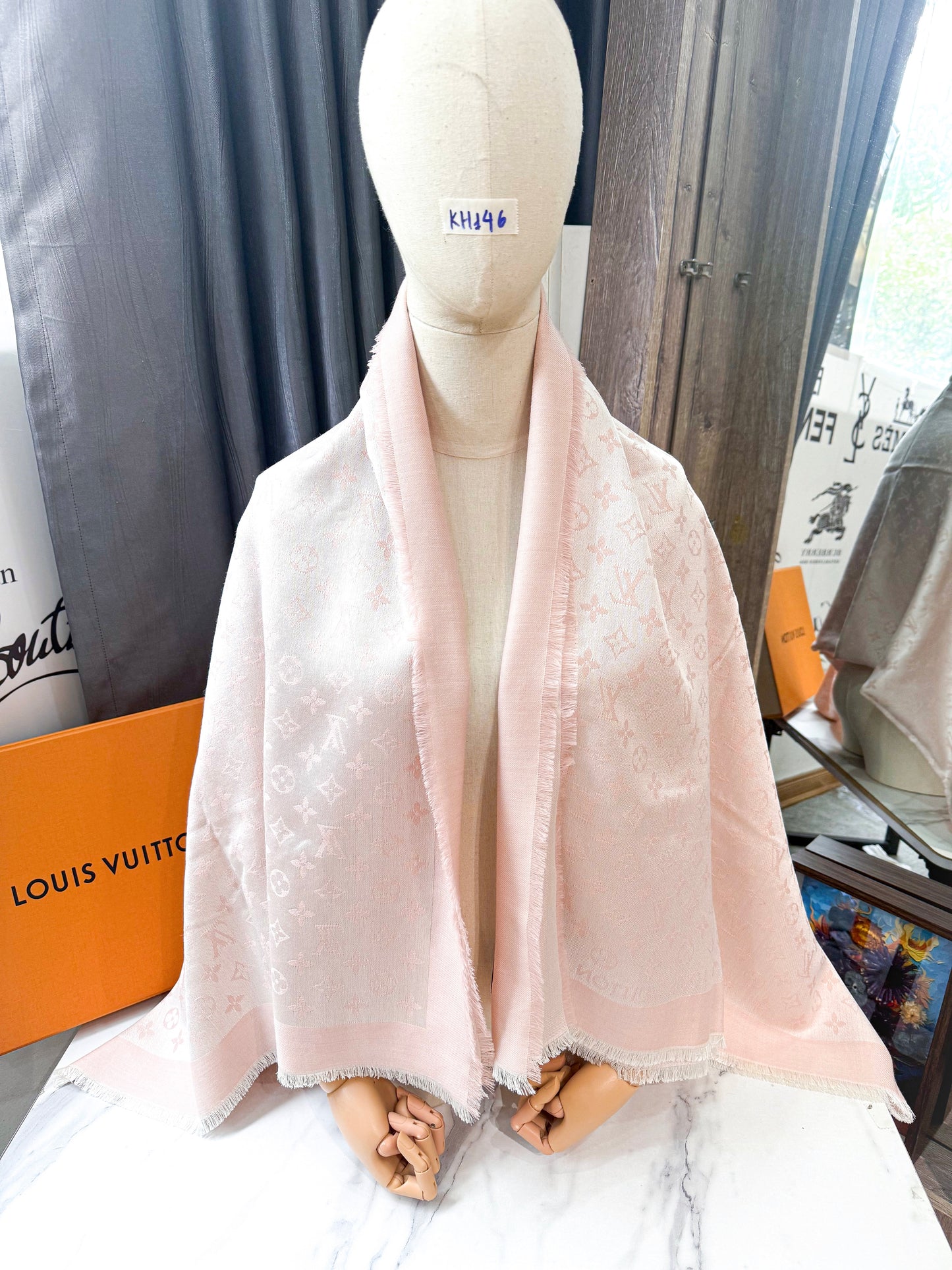 Khăn LV Pink Denim KH146