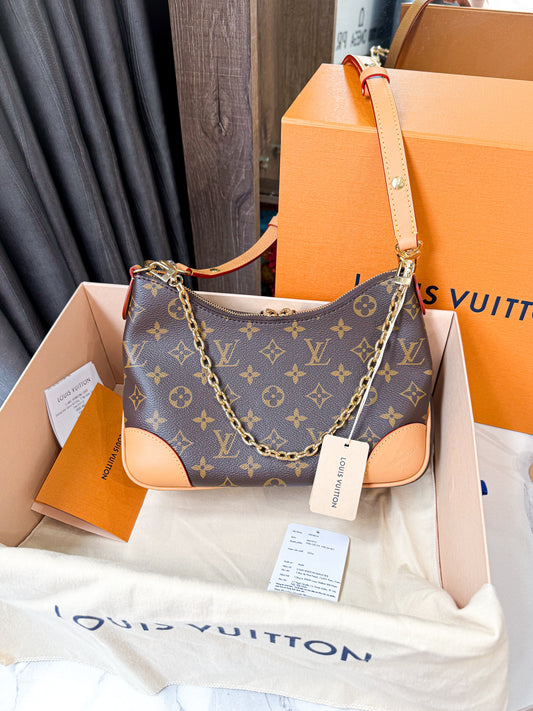 A A LV Boulogne PM New