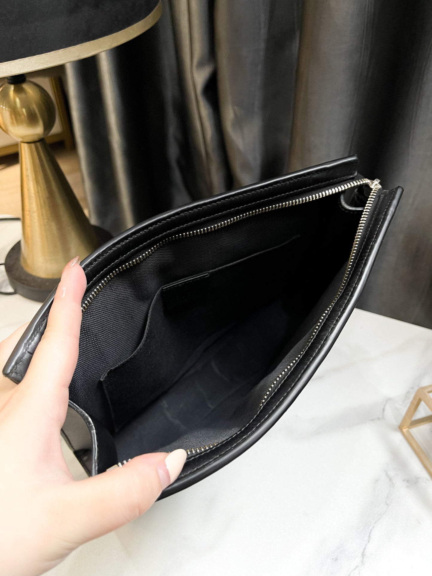 Gucci Clutch GG Sọc Đỏ