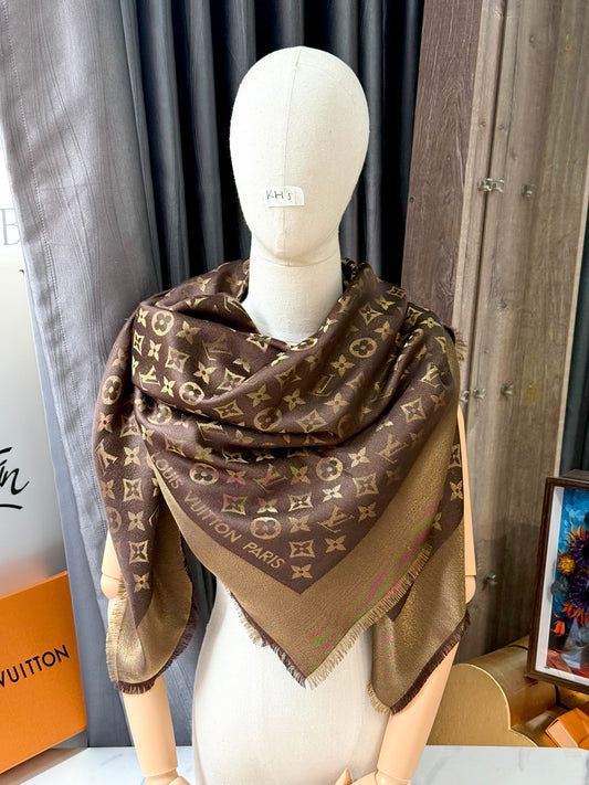 Khăn LV Nâu Ánh Kim KH5 19/8