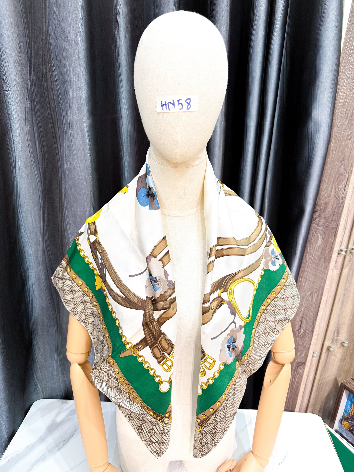 Khăn Gucci New Khổ 90x90 HN58 20/11