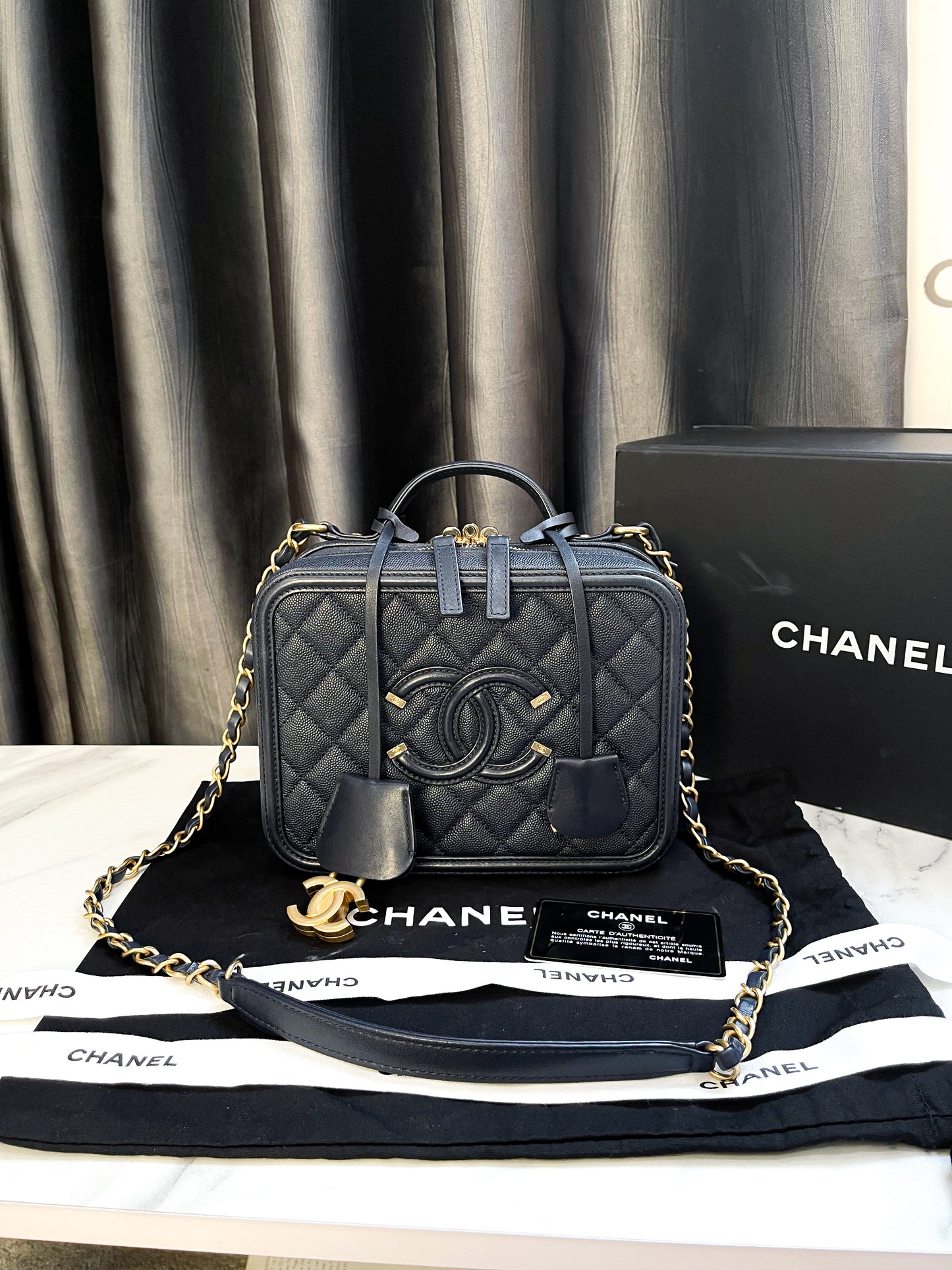 Chanel Vanity M Xanh Than