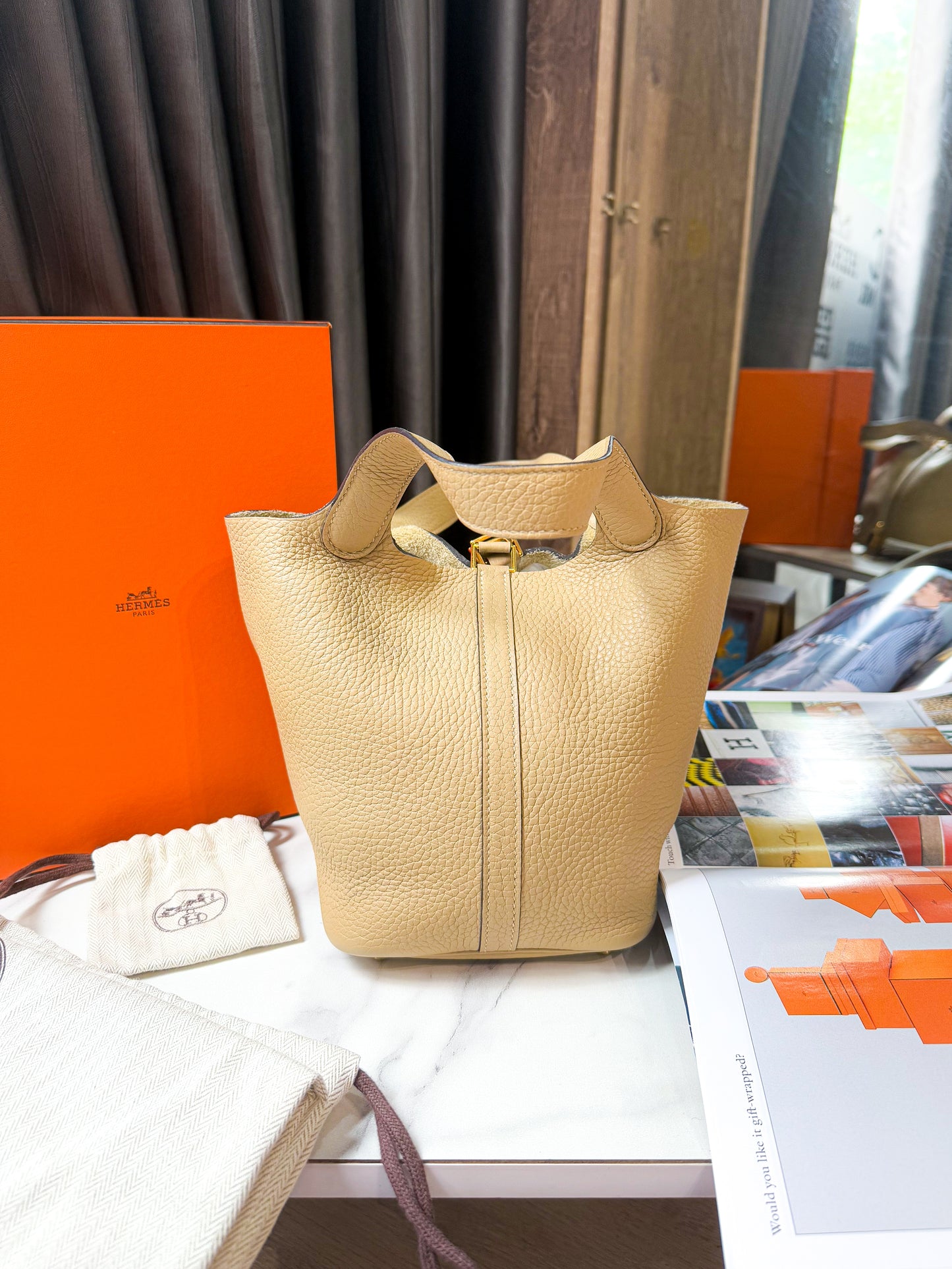 A A Hermes P18