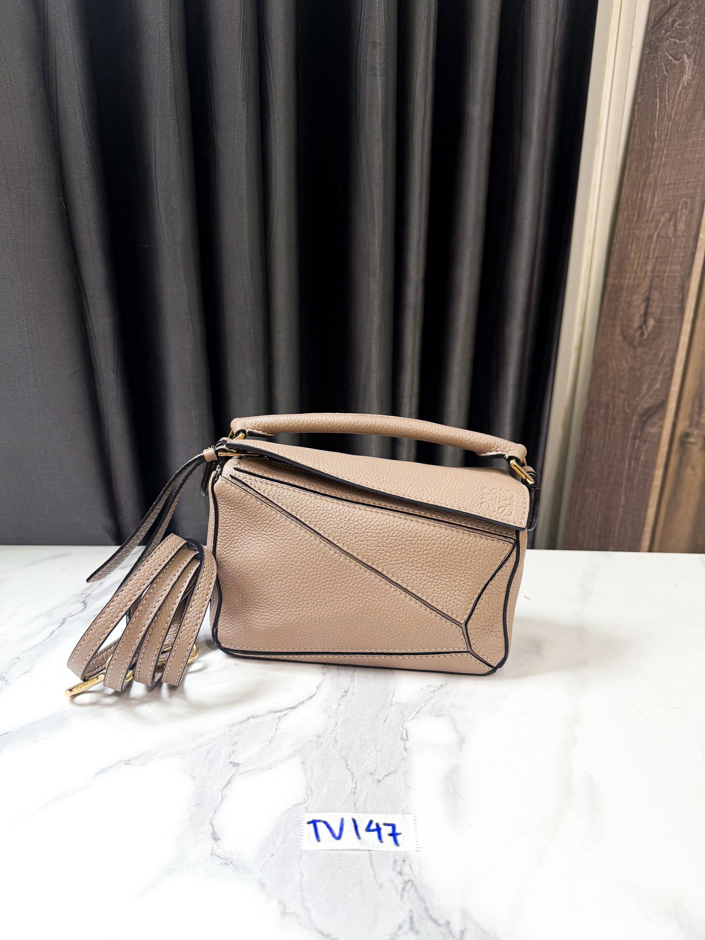 A A Loewe Puzzle TV147