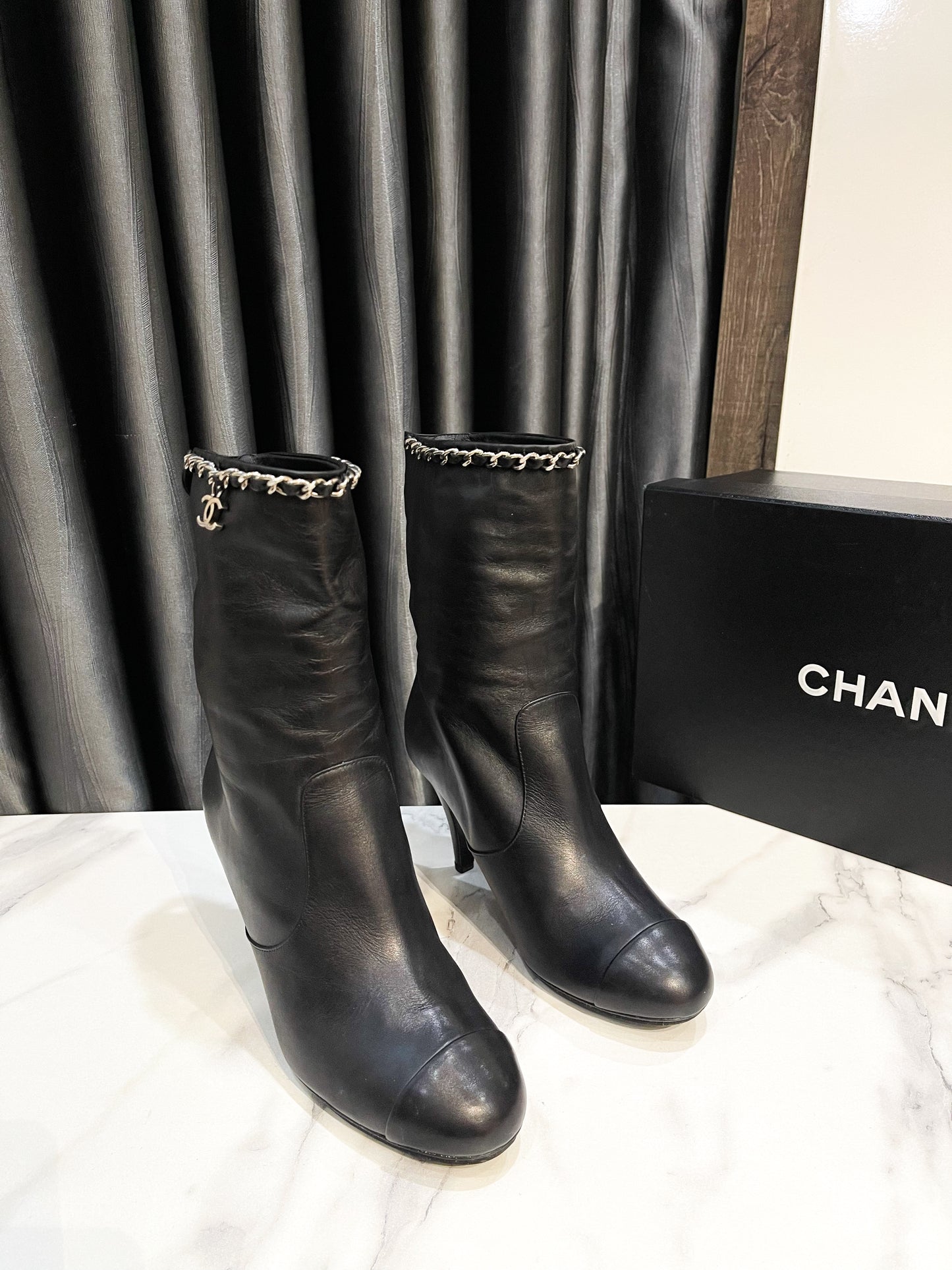 Boot Chanel