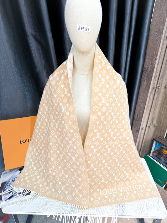 Khăn LV Cashmere Game One Begie KH51 21/11
