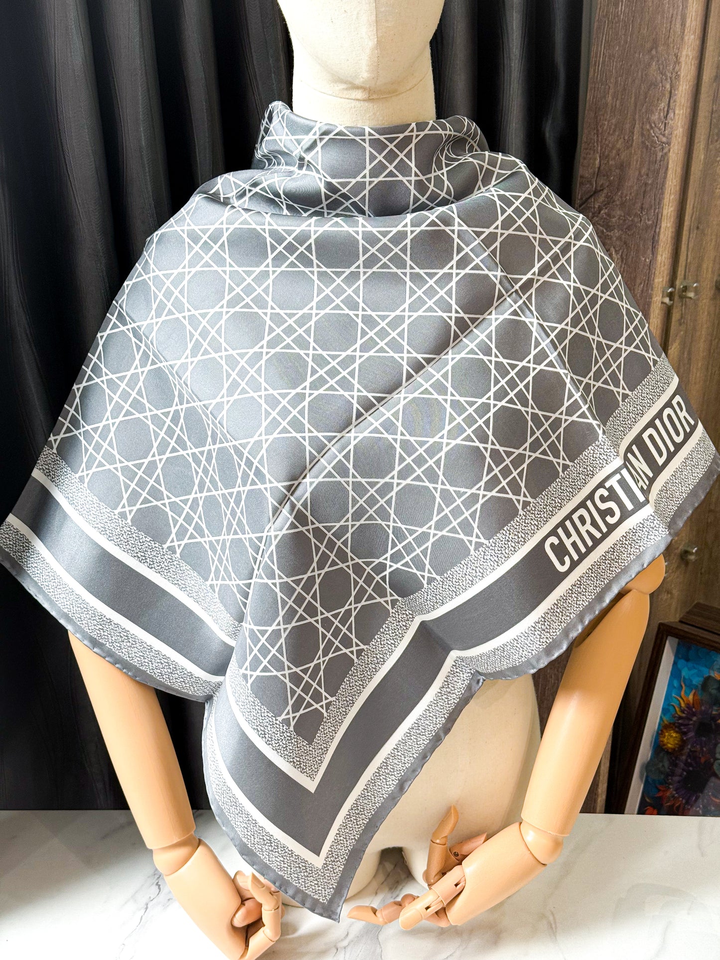Khăn Dior Lụa New Grey 90x90 23/9
