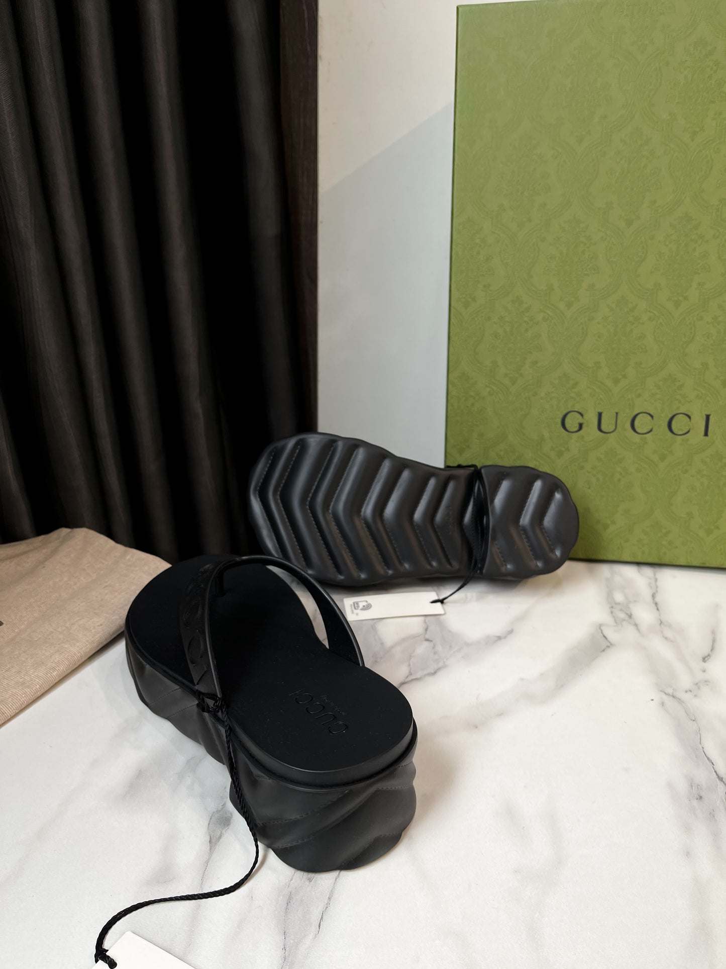 Xỏ Ngón Gucci New