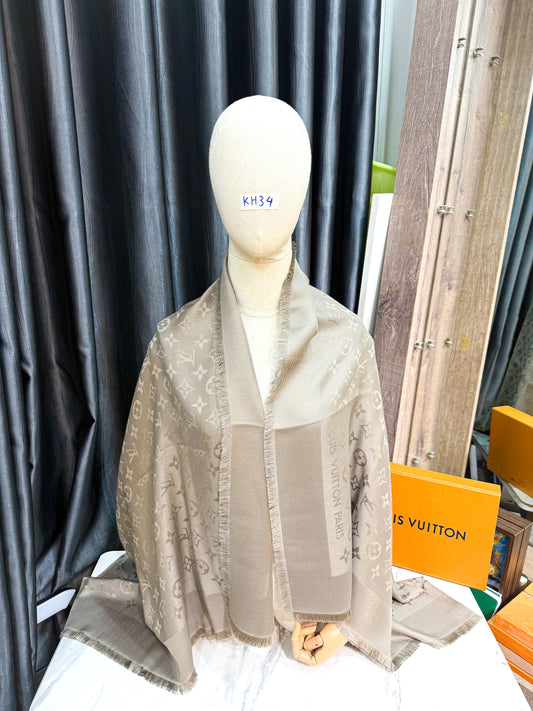 Khăn LV Khổ 140x140 KH34 12/11