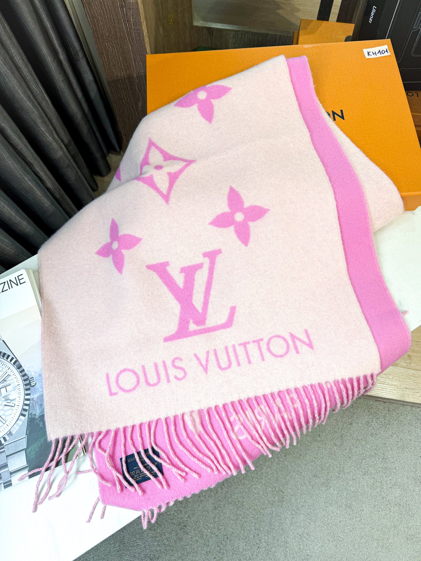 Khăn LV Cashmere Hồng KH101 8/1
