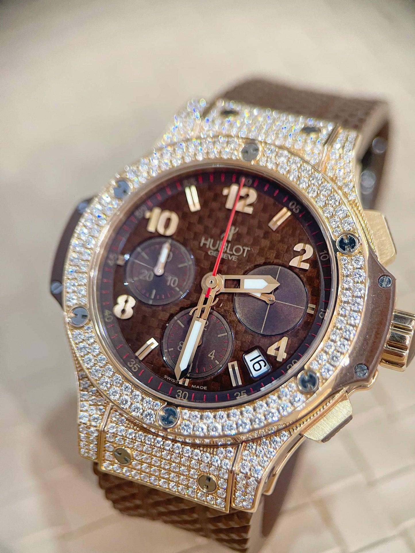 Đồng Hồ Hublot Bigbang 41mm Gold Pave Diamonds Capuchino