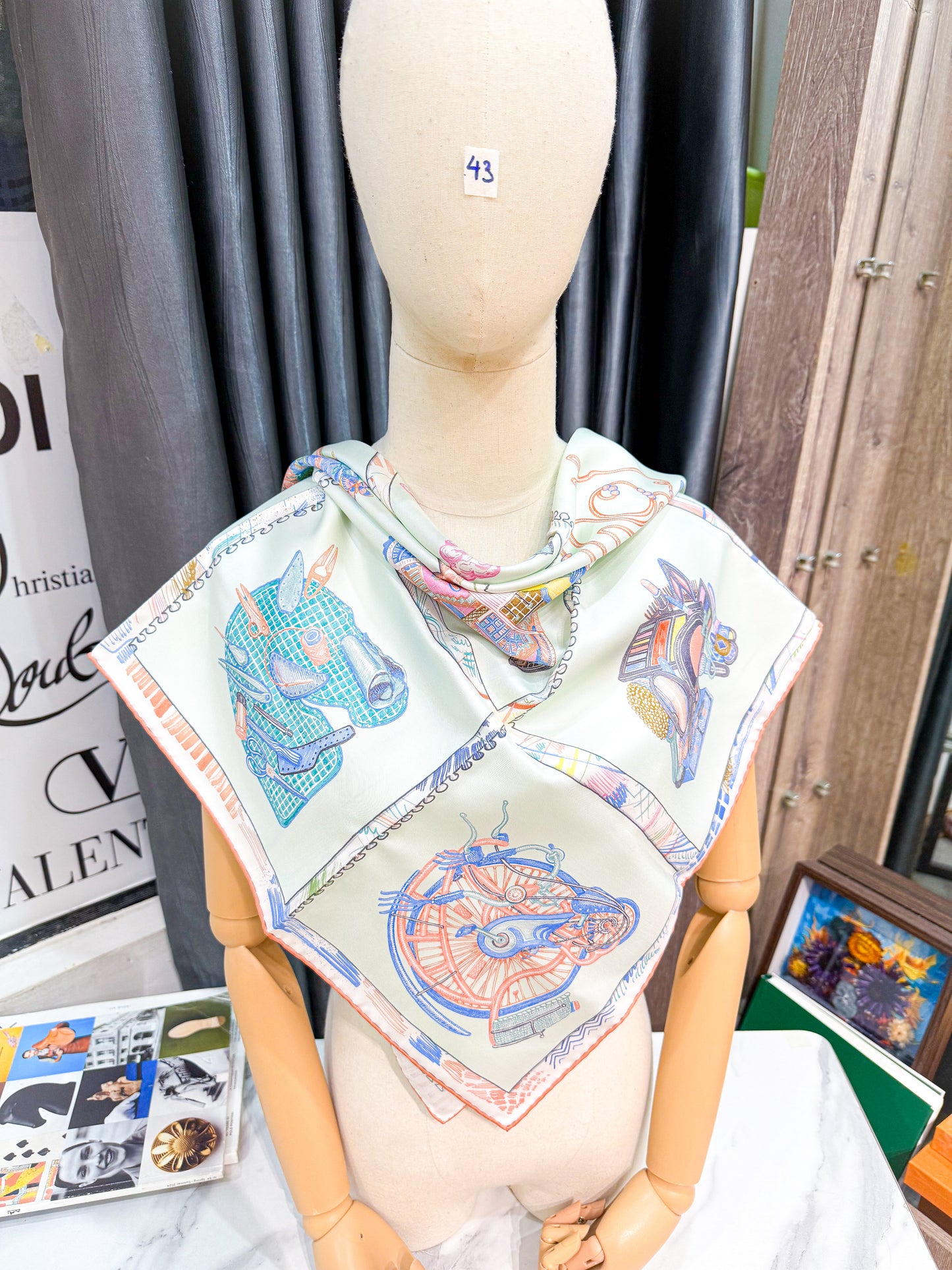 Khăn Lụa Hermes New Khổ 90x90 HN43 4/11