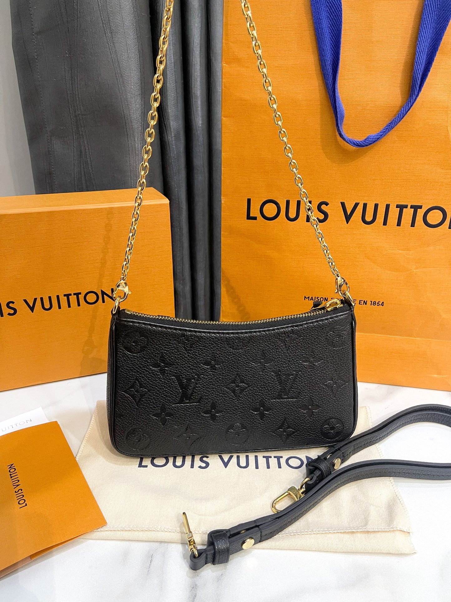 LV Easy Pouch Da Bê